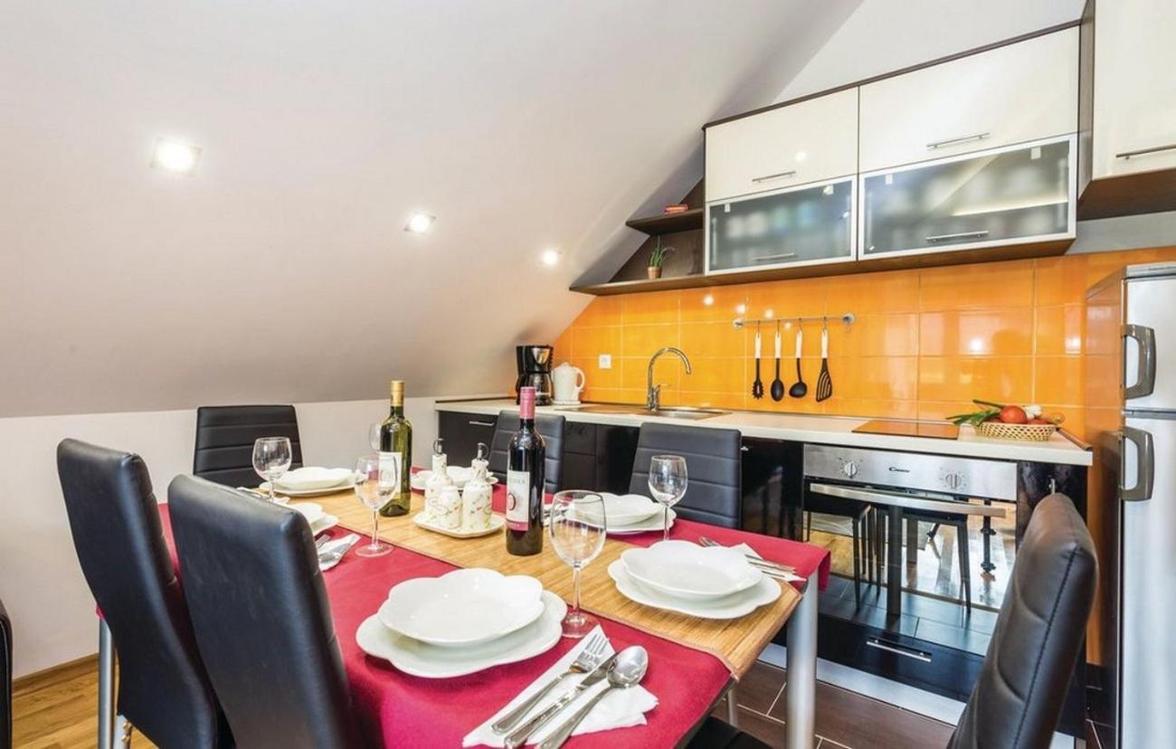 Family friendly apartments with a swimming pool Jasenak, Karlovac - 17501 Ruang foto